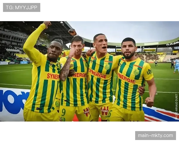 巴黎FC主场迎战尼斯 保级卡位战新帅孔布瓦尔首秀